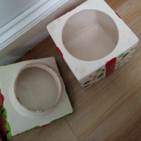 David's Cookies Holiday Cookie Jar Christmas Present - Ceramic Jar with Lid - Picture 3 of 10